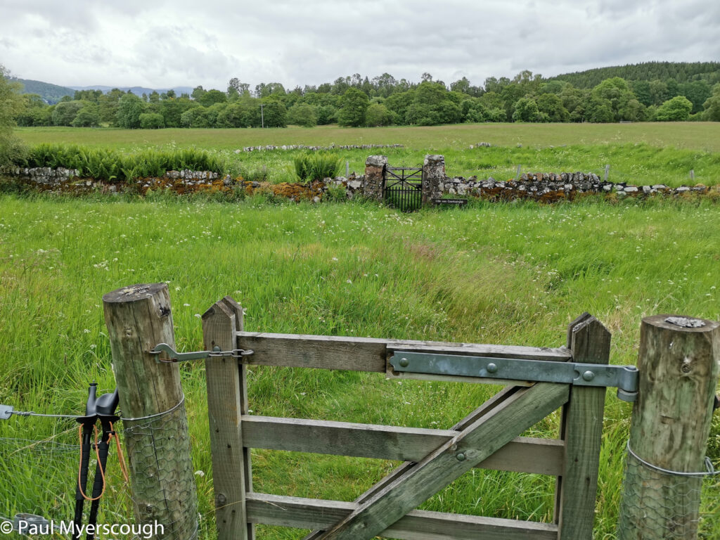 On the Invertromie trail